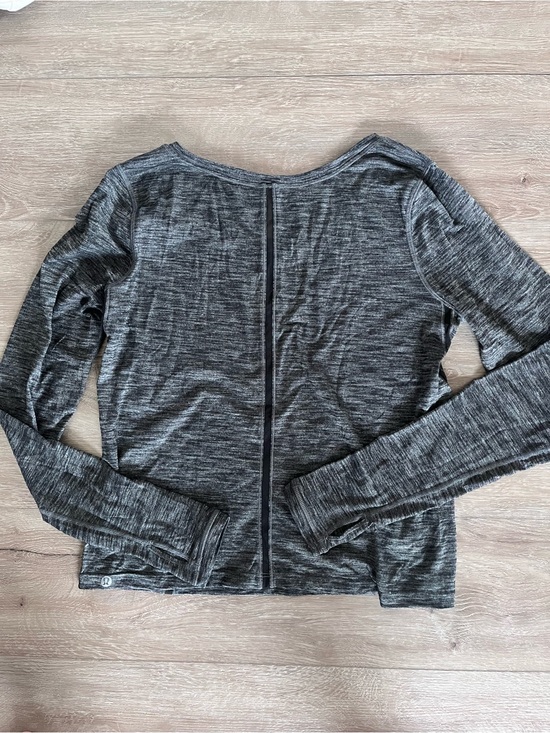 lululemon athletica Tops - Lululemon Women's Long Sleeve Heathered Gray Top